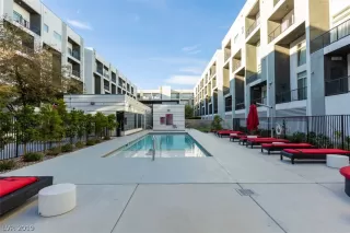 Photo #3: 2076417 Listing