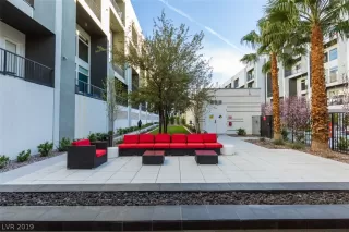 Photo #5: 2076417 Listing