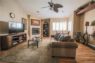 Photo #4: 2076421 Listing