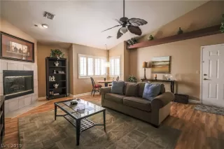 Photo #6: 2076421 Listing