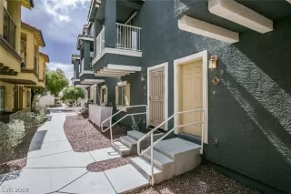 Photo #2: 2076477 Listing 