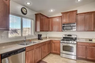 Photo #3: 2076515 Listing