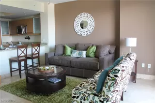 Photo #6: 2076547 Listing