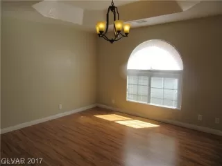 Photo #3: 2076555 Listing