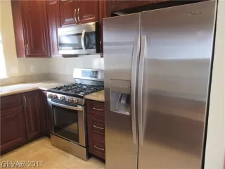 Photo #4: 2076555 Listing