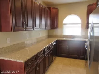 Photo #6: 2076555 Listing