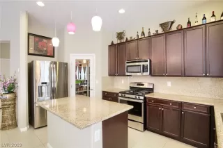 Photo #1: 2076566 Listing