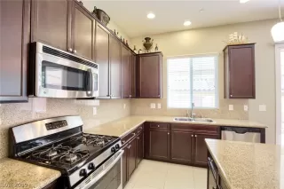 Photo #2: 2076566 Listing