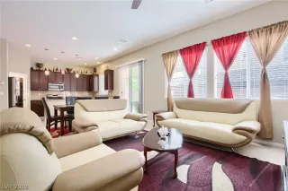 Photo #4: 2076566 Listing