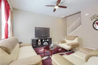 Photo #5: 2076566 Listing