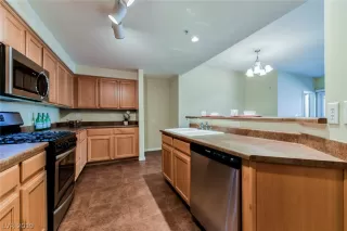 Photo #3: 2076576 Listing 