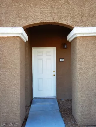 Photo #1: 2076599 Listing