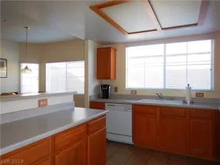 Photo #3: 2076599 Listing