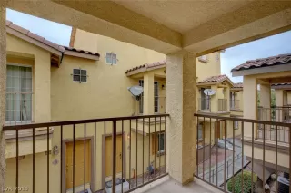 Photo #4: 2076601 Listing 