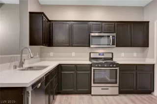 Photo #6: 2076601 Listing 