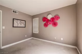 Photo #4: 2076678 Listing