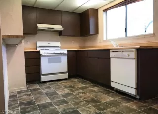 Photo #4: 2076681 Listing 