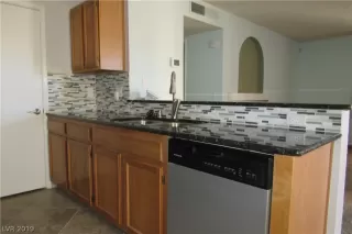 Photo #2: 2076736 Listing 