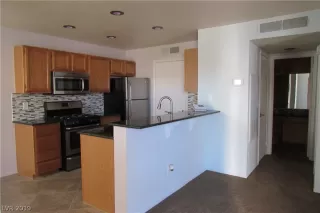 Photo #4: 2076736 Listing 