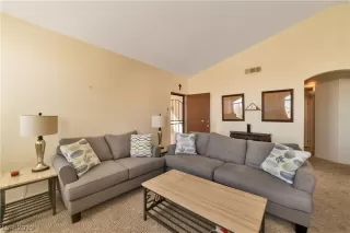 Photo #3: 2076784 Listing