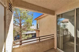 Photo #6: 2076784 Listing