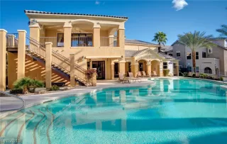 Photo #5: 2076788 Listing 