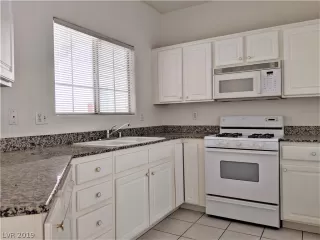 Photo #4: 2076826 Listing