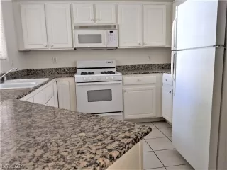 Photo #6: 2076826 Listing