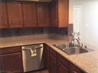 Photo #5: 2076827 Listing 