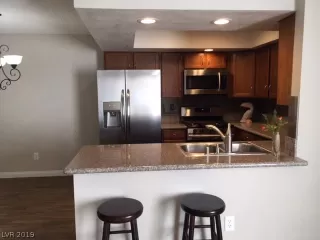 Photo #6: 2076827 Listing 