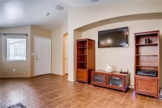 Photo #2: 2076831 Listing 