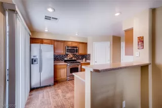 Photo #5: 2076831 Listing 