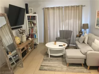 Photo #4: 2076867 Listing