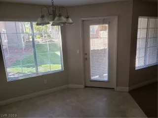 Photo #5: 2076891 Listing 