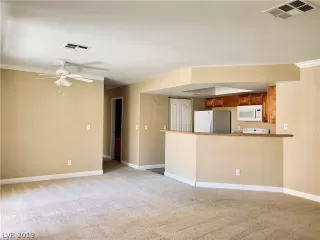 Photo #4: 2076917 Listing