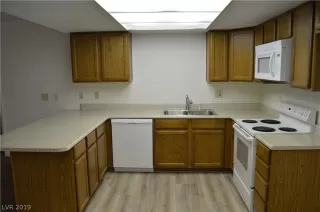 Photo #5: 2076923 Listing 