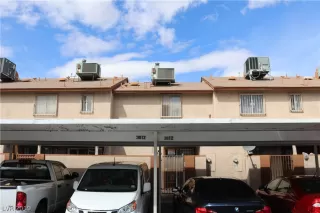 Photo #3: 2077009 Listing 