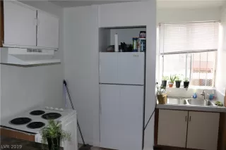 Photo #5: 2077009 Listing 