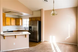 Photo #1: 2077022 Listing 