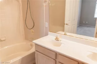 Photo #5: 2077022 Listing 