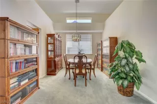 Photo #3: 2077034 Listing