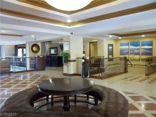 Photo #4: 2077051 Listing