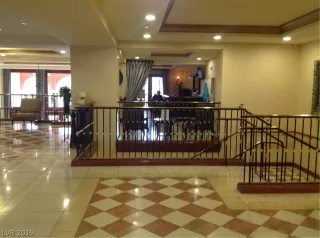 Photo #5: 2077051 Listing