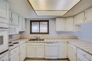 Photo #1: 2077081 Listing