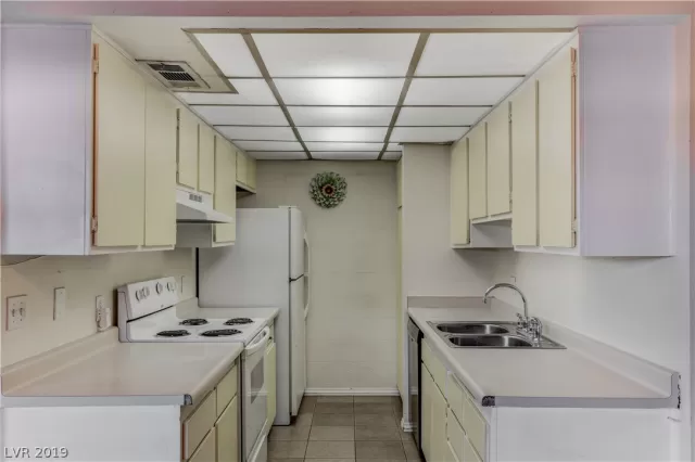 MLS: 2077085 Condo For Sale