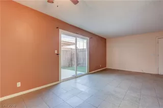 Photo #6: 2077085 Listing 