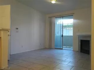 Photo #4: 2077119 Listing