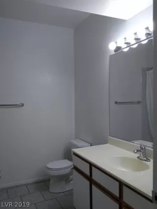 Photo #5: 2077119 Listing