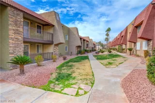 Photo #4: 2077124 Listing