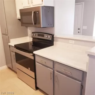 Photo #3: 2077132 Listing 